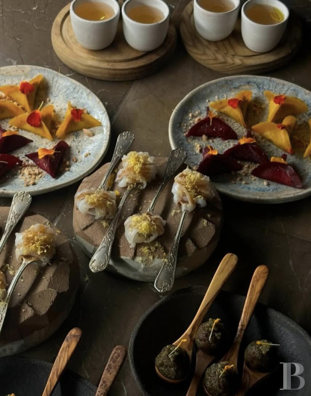 Dans l’Ain, à proximité de Genève, une maison du 17e siècle traversée par un souffle contemporain - photo  n°25